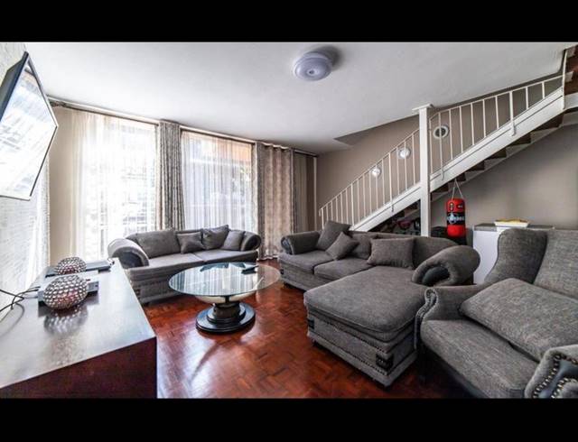 2 BEDROOM DUPLEX FOR SALE IN WINDSOR EAST